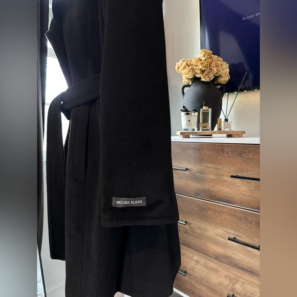 Ellen Tracy Elegant Black Coat - Picture 8 of 13